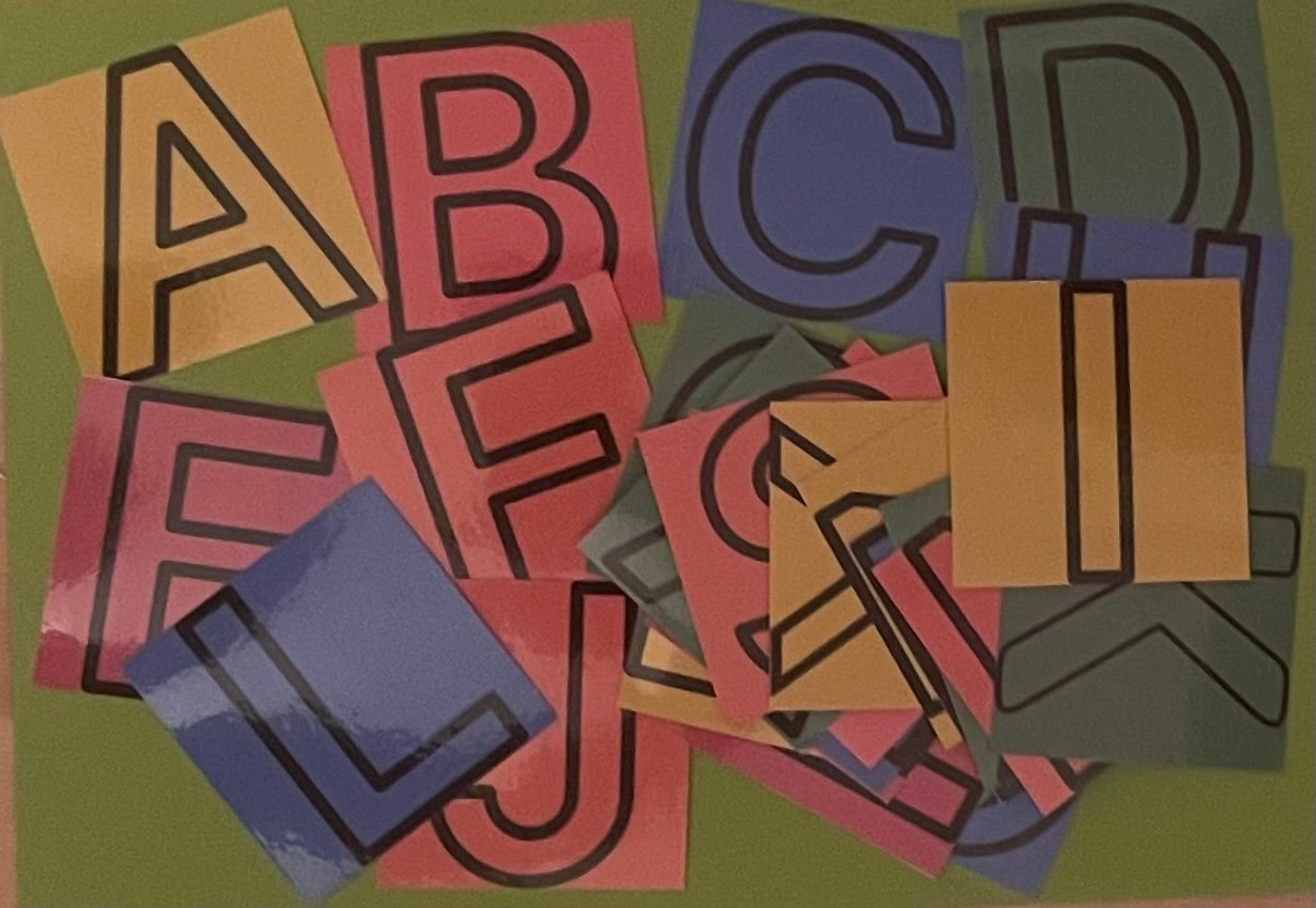 Étiquettes Alphabet A à Z – Lettres Colorées & Plastifiées (format 7x7 cm)