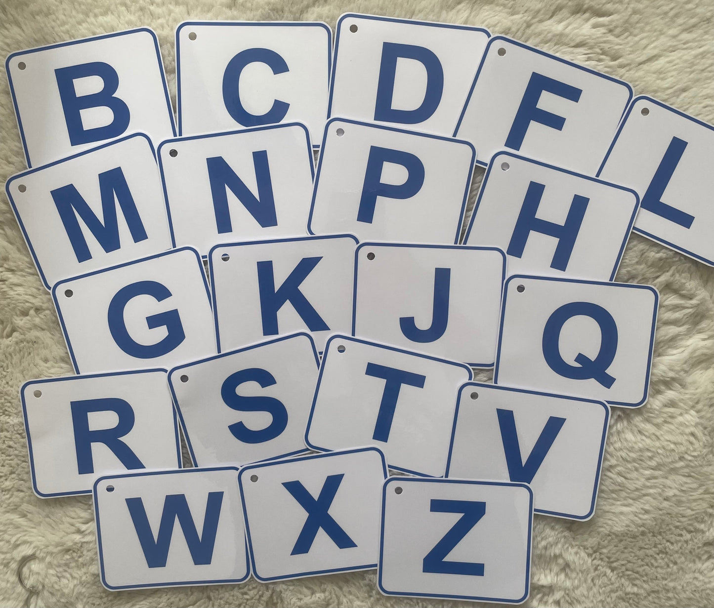 Cartes de l'anneau des Sons avec lettres majuscules bleues pour apprentissage lecture enfant