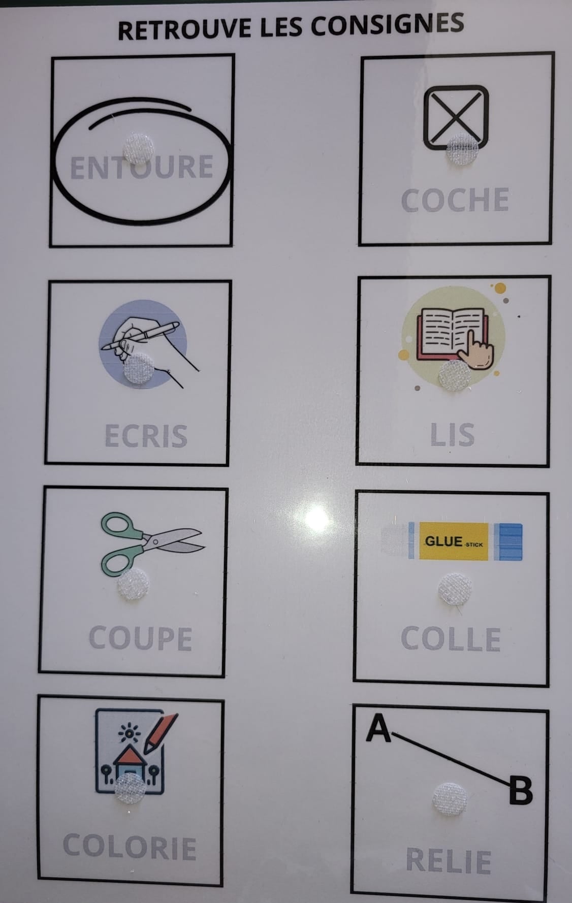 Les premières consignes – CP 📘 | Support A4 plastifié + 8 étiquettes à scratch 🖍️ Comprendre et manipuler les consignes de base dès l’entrée en CP