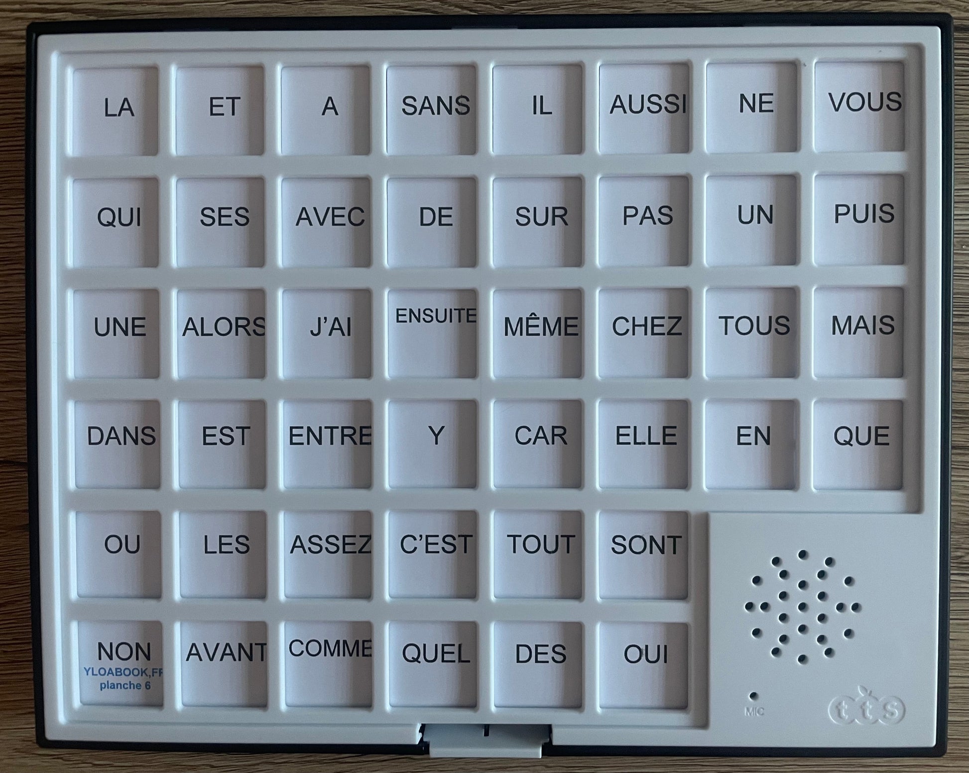 Tableau bavard blanc avec 44 cases de mots pour apprendre la lecture sonore et ludique YLOABOOK