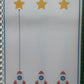Page du livret de graphisme avec exercice de lignes verticales - la fusée pour enfants en maternelle.